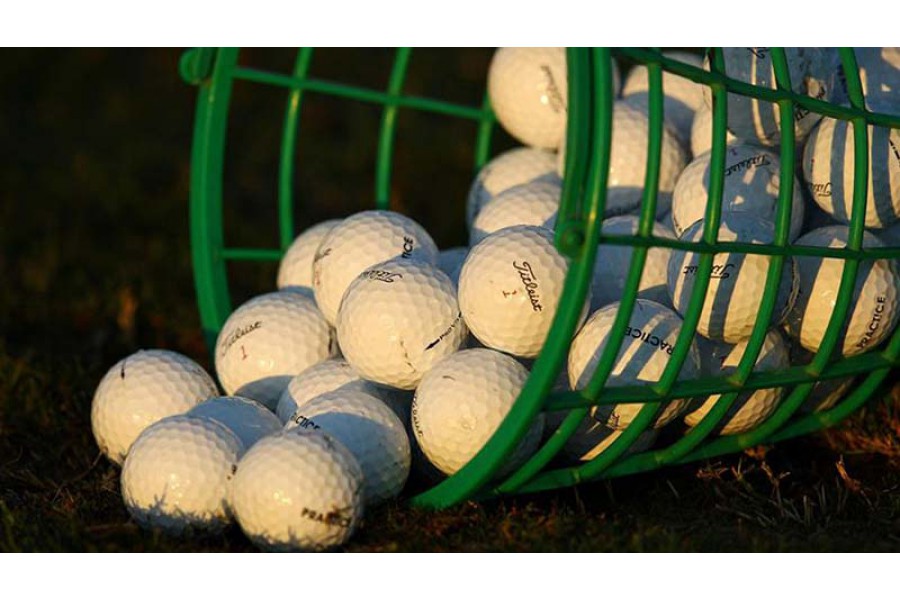 Những điều thú vị xoay quanh câu hỏi "quả bóng golf làm bằng gì?"