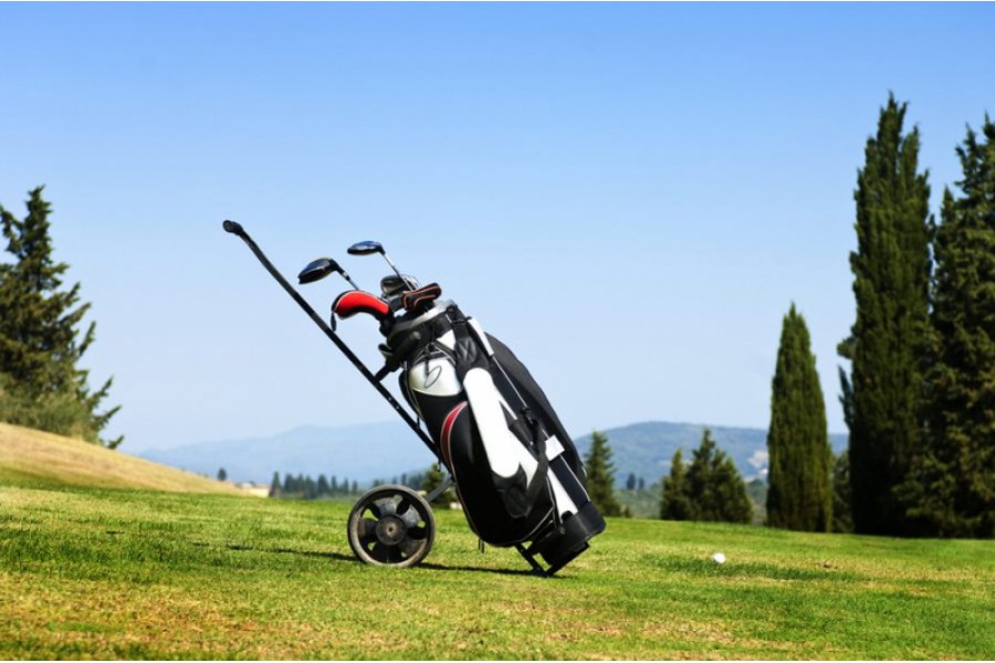 Những lưu ý quan trọng khi chọn túi đựng phụ kiện golf 